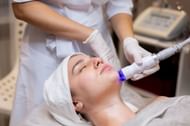Diamond microdermabrasion uses a diamond-tipped wand to exfoliate. (Image via Freepik/Kroshka Nastya)